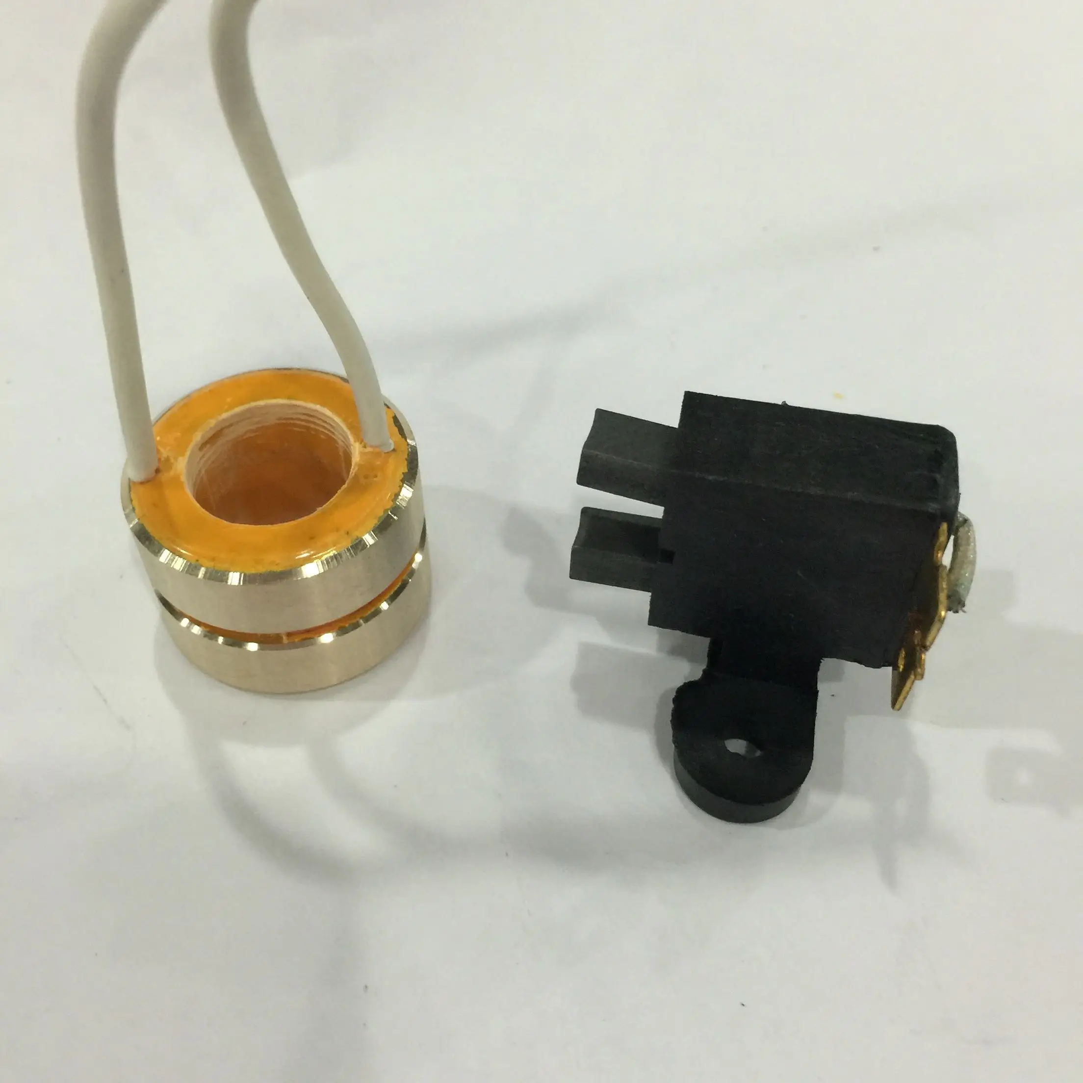 Токособирательное кольцо Медь кольцо токопроводящие кольца 2-полосная Медь кольцо для машины для производства сладкой ваты
Токособирательное кольцо Медь кольцо токопроводящие кольца 2-полосная Медь кольцо для машины для производства сладкой ваты