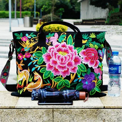 Fashionna National embroidery women shopping Handbags!Nice floral embroidery Lady shoulder bags Hot multi-use Canvas causl totes
Fashionna National embroidery women shopping Handbags!Nice floral embroidery Lady shoulder bags Hot multi-use Canvas causl totes