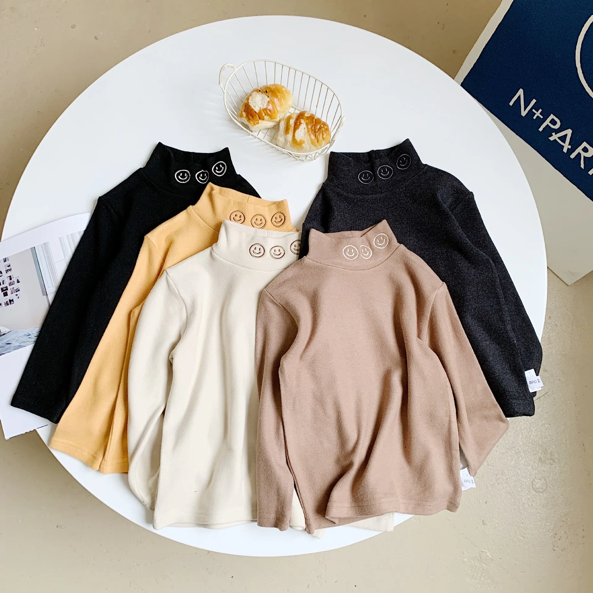 2021 Winter New Baby Girl T Shirt Korean Children's Embroidered Smiley Face Slim T Shirt Kids Girls Turtleneck Bottoming T Shirt
2021 Winter New Baby Girl T Shirt Korean Children's Embroidered Smiley Face Slim T Shirt Kids Girls Turtleneck Bottoming T Shirt
