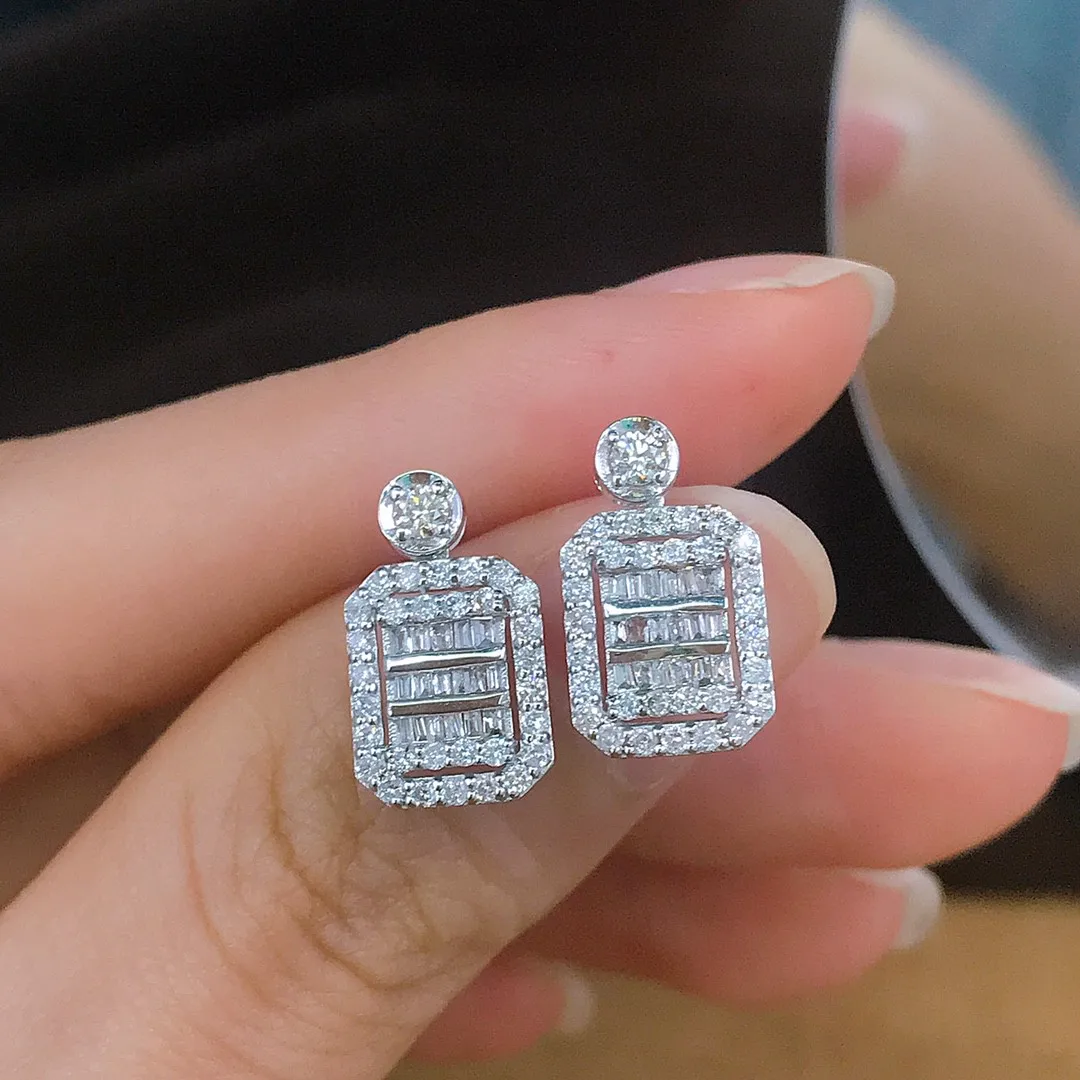 18K Gold Solid White Real Gold Jewelry (AU750) Women Cube Stud Diamond Earring Certified Real Natural Diamond Earring Fashion
18K Gold Solid White Real Gold Jewelry (AU750) Women Cube Stud Diamond Earring Certified Real Natural Diamond Earring Fashion