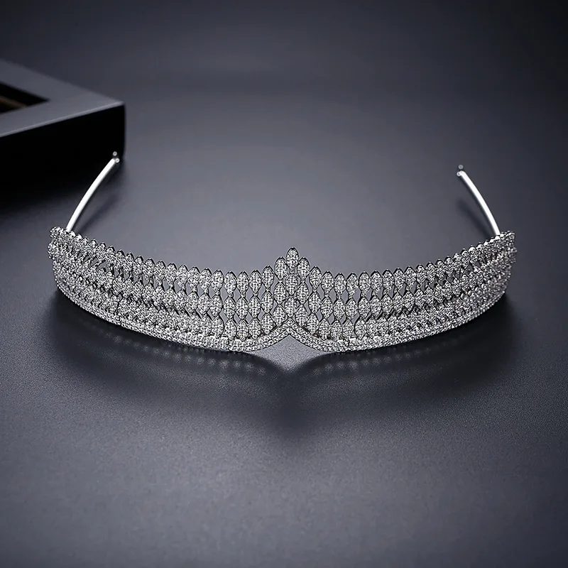 SLBRIDAL Luxury Pave Setting Cubic Zircon Bridal Tiara Headband Wedding Queen Princess Party CZ Crown Bridesmaids Women Jewelry
SLBRIDAL Luxury Pave Setting Cubic Zircon Bridal Tiara Headband Wedding Queen Princess Party CZ Crown Bridesmaids Women Jewelry