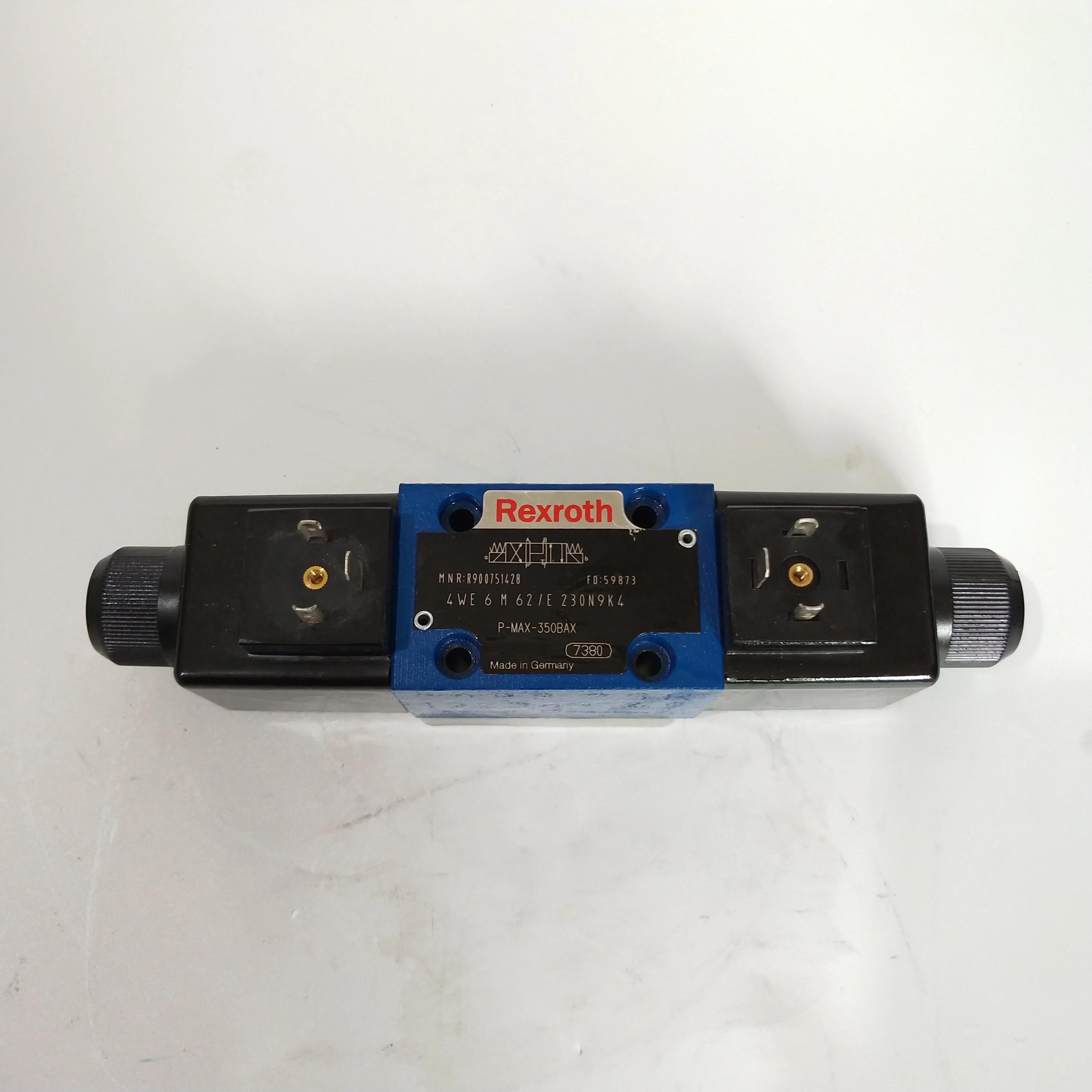 electromagnetic directional valve 4WE6M62 rexroth hydraulic valve 
electromagnetic directional valve 4WE6M62 rexroth hydraulic valve