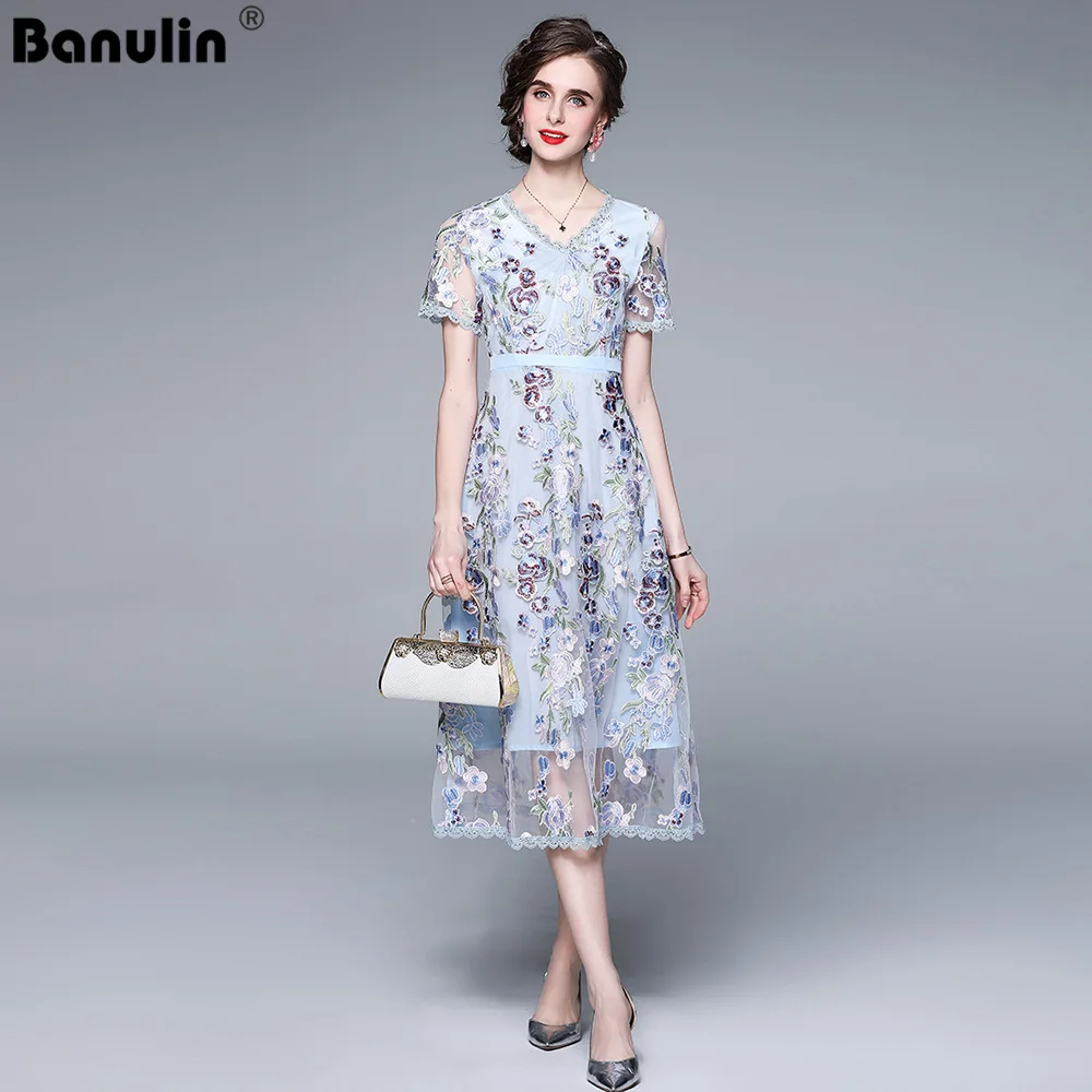 Banulin 2021 Summer Runway Flower Embroidery Dress Women's V-Neck Floral Blue Hollow out Embroidered Mesh Party Dresses N69948
Banulin 2021 Summer Runway Flower Embroidery Dress Women's V-Neck Floral Blue Hollow out Embroidered Mesh Party Dresses N69948