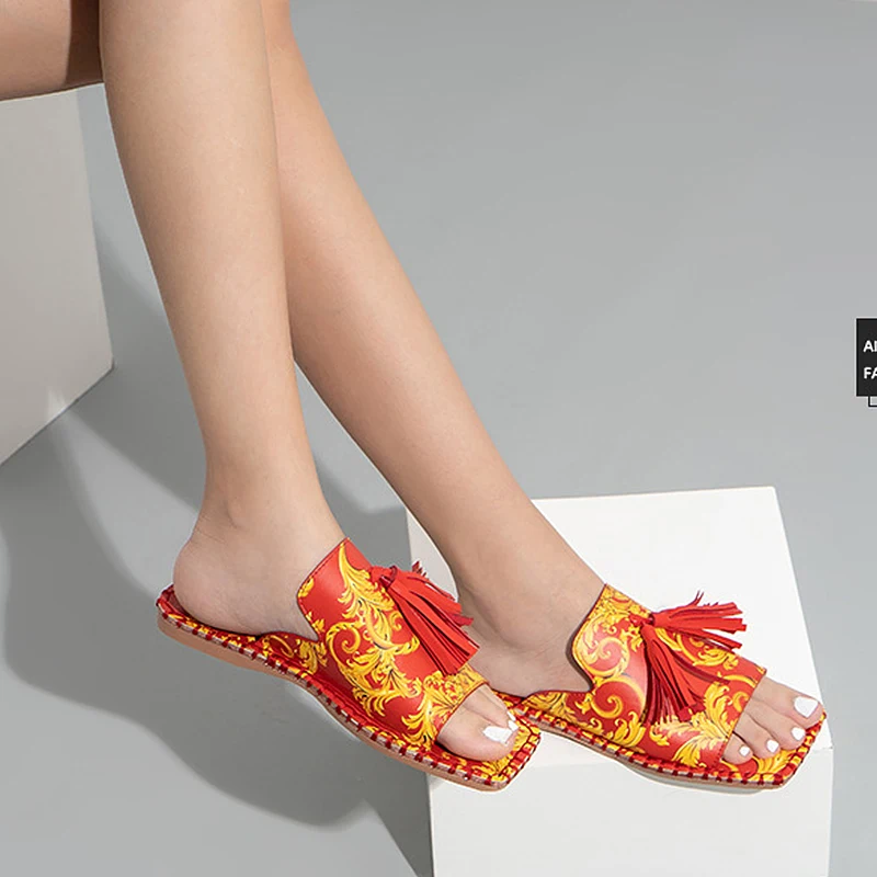 Women's Summer Slippers Tassels Design Slippers Retro Flat Heel Plus Size Slippers for Women Outside 2021 New
Women's Summer Slippers Tassels Design Slippers Retro Flat Heel Plus Size Slippers for Women Outside 2021 New