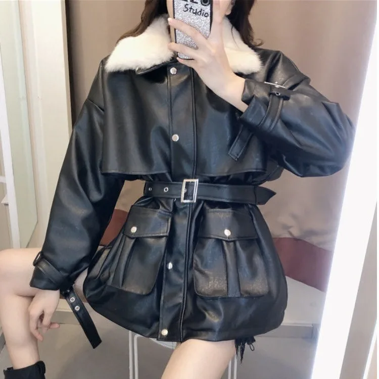 2021 New Style Women's Leather Jacket Plus Velvet To Keep Warm Slim Big Fur Collar Long Leather Jacket Women's Jacket 
2021 New Style Women's Leather Jacket Plus Velvet To Keep Warm Slim Big Fur Collar Long Leather Jacket Women's Jacket