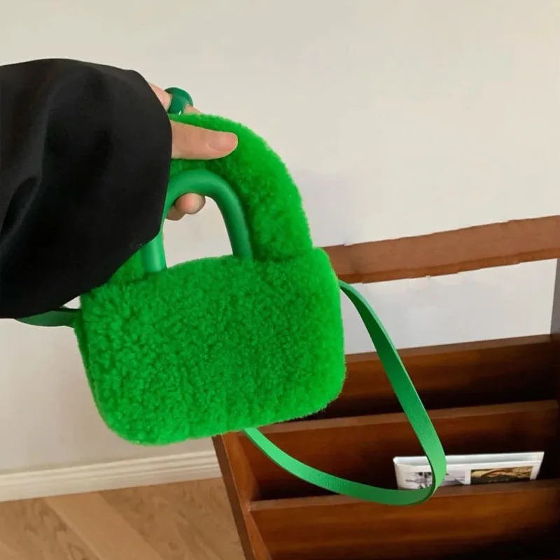 Green Hairy Small Curly Winter Women Fashion Handbags mini Square Faux Fur Bag Female Crossbody Bags for Women Headphone bag
Green Hairy Small Curly Winter Women Fashion Handbags mini Square Faux Fur Bag Female Crossbody Bags for Women Headphone bag