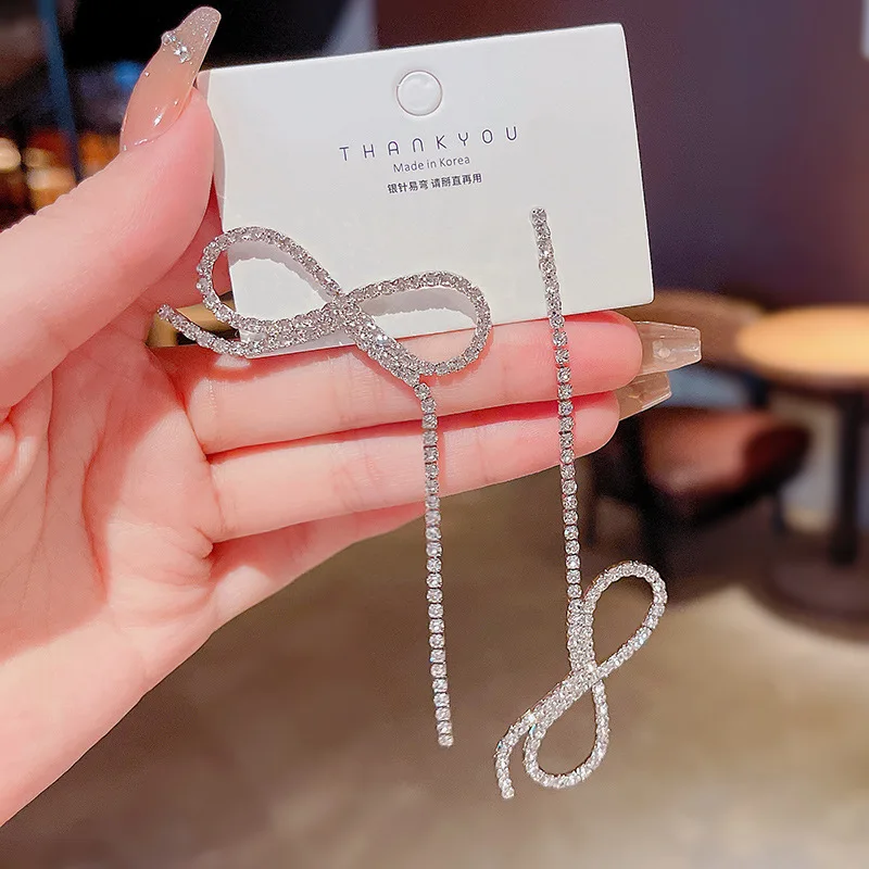 S925 Silvers 2021 Asymmetric Bow Long Drop Earrings Full Diamond Boho Exquisite Woman Jewelry for Earring Korean Fashion
S925 Silvers 2021 Asymmetric Bow Long Drop Earrings Full Diamond Boho Exquisite Woman Jewelry for Earring Korean Fashion