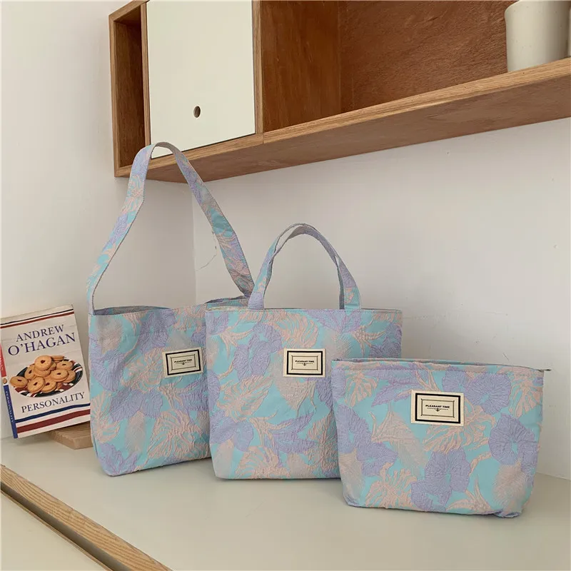 French oil painting jacquard fabric underarm bag new clutch bag lightweight portable cloth bag female student retro shoulder bag
French oil painting jacquard fabric underarm bag new clutch bag lightweight portable cloth bag female student retro shoulder bag