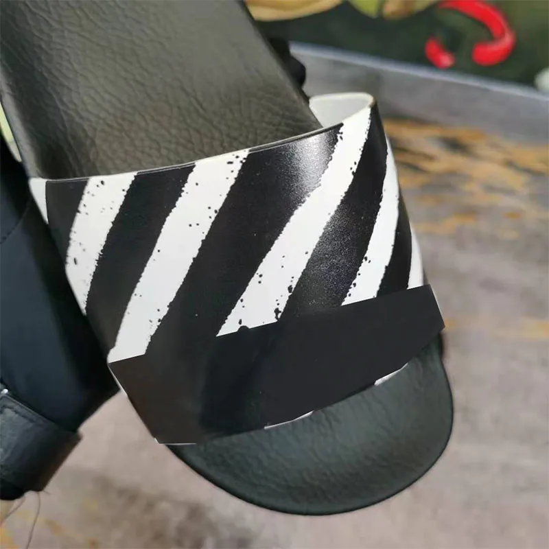 Summer Slippers Flat Black And White Stripe Pattern Home Slippers Beach Outdoor Vacation Men's Slippers Women's Slippers 35-45S
Summer Slippers Flat Black And White Stripe Pattern Home Slippers Beach Outdoor Vacation Men's Slippers Women's Slippers 35-45S