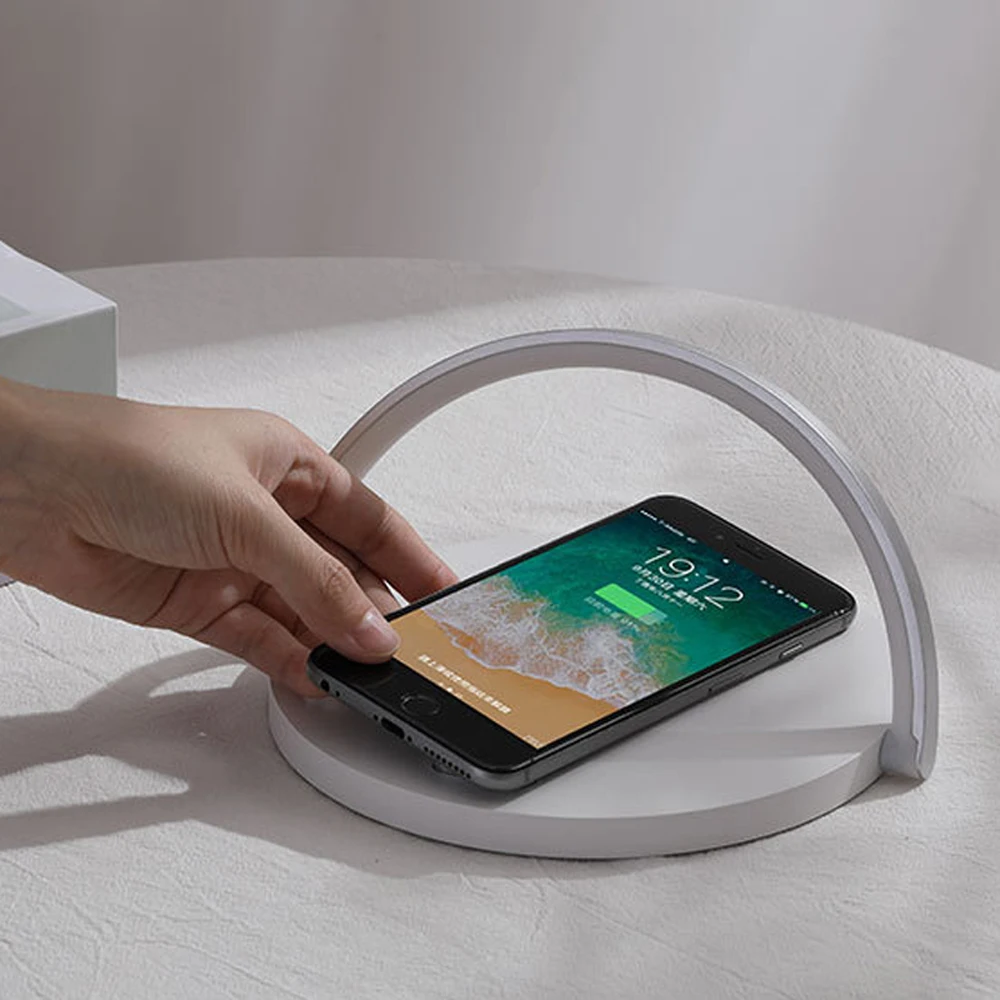 Wireless Fast Charger Table Lamp for iPhone SE 8Plus X XR XS 11 PRO Max Samsung S10 S9 S20 Note10 9 Charging night light Pad 
Wireless Fast Charger Table Lamp for iPhone SE 8Plus X XR XS 11 PRO Max Samsung S10 S9 S20 Note10 9 Charging night light Pad