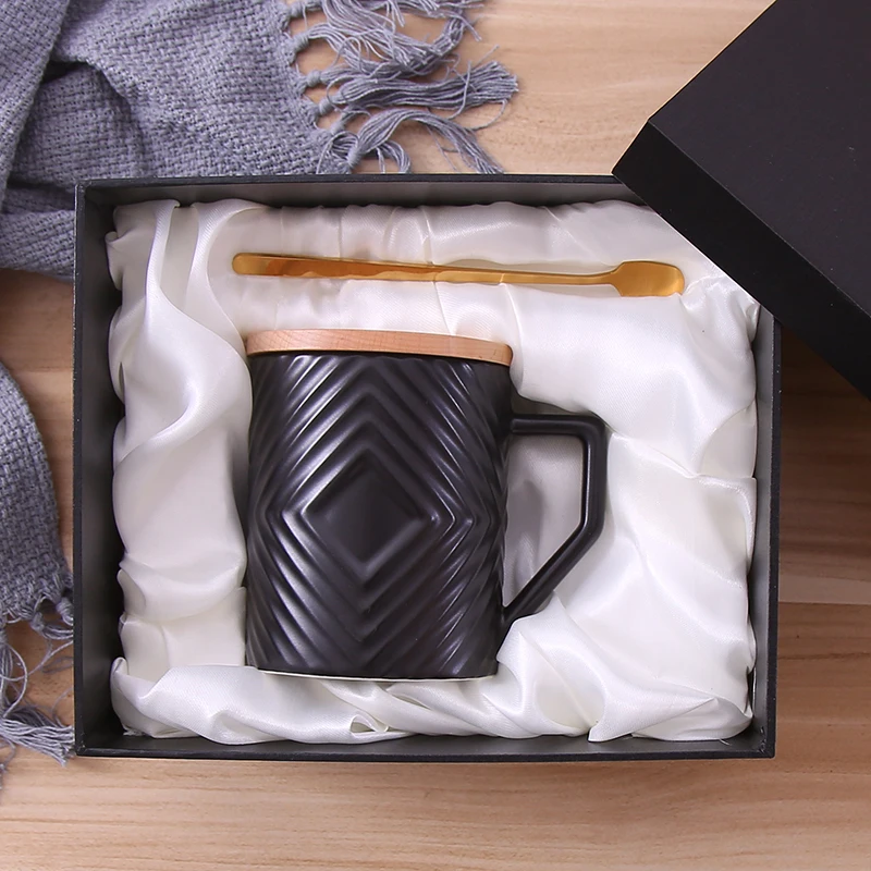 Bestselling personality badge mark cup gift box with fashion rhomboid coffee cup lovers office and home water cup 
Bestselling personality badge mark cup gift box with fashion rhomboid coffee cup lovers office and home water cup