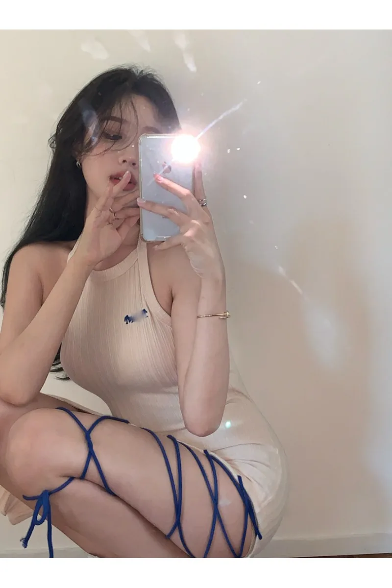 Halter Backless Sexy Dress Split Slim Fit Dress 2021 Summer Irregular Knitted Dress for Women Elegant Fashion Sleeveless Dress
Halter Backless Sexy Dress Split Slim Fit Dress 2021 Summer Irregular Knitted Dress for Women Elegant Fashion Sleeveless Dress