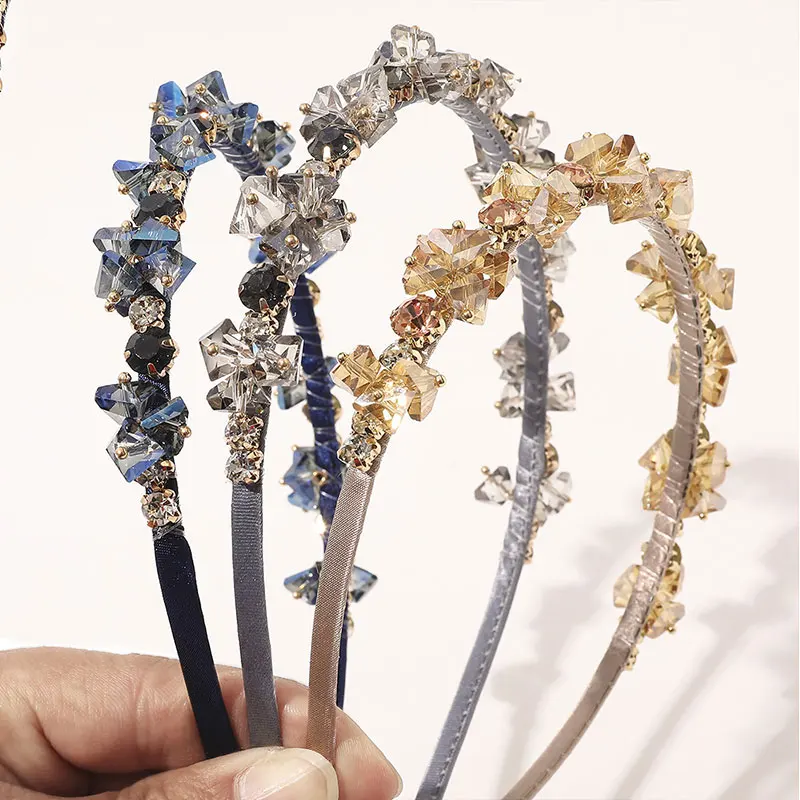 Crystal Hairbands Hair Hoop Shiny Headband Hair Scrunchies Women Hair Accessory Hair Jewelry Rhinestone Thin Head Hoop Headdress
Crystal Hairbands Hair Hoop Shiny Headband Hair Scrunchies Women Hair Accessory Hair Jewelry Rhinestone Thin Head Hoop Headdress