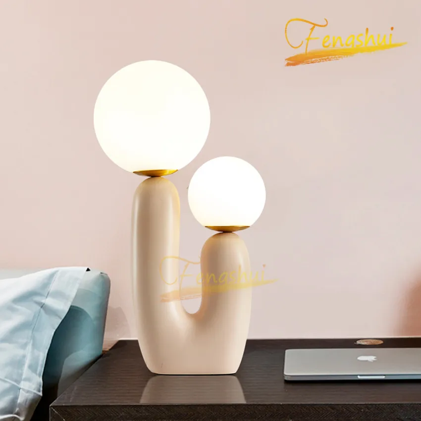 Nordic Light Luxury Art LED Table Lamp Modern Creative Art Desk Lights Resin Bedside Lamp Glass Ball Lamp Indoor Table Lamps
Nordic Light Luxury Art LED Table Lamp Modern Creative Art Desk Lights Resin Bedside Lamp Glass Ball Lamp Indoor Table Lamps