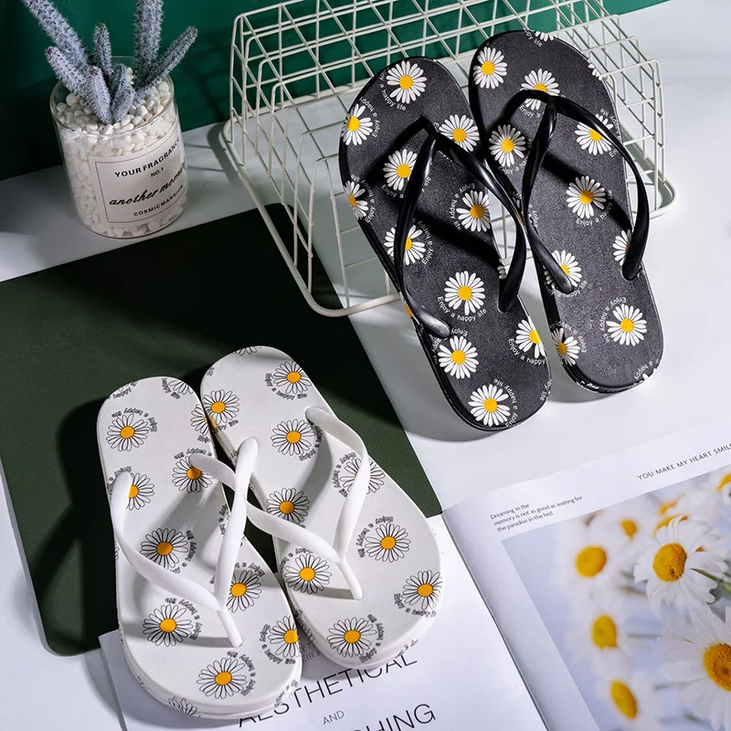 Шлепанцы женские с мягкой нескользящей подошвой, пляжные сандалии с цветами ромашки, сетчатые, красные, FS21S88, на лето