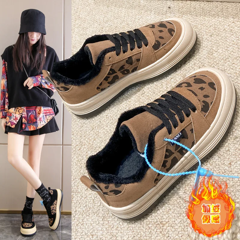 Korean Version of The Leopard Print White Shoes Women Winter New Style Plus Velvet Running Shoes Women Cotton Shoes
Korean Version of The Leopard Print White Shoes Women Winter New Style Plus Velvet Running Shoes Women Cotton Shoes