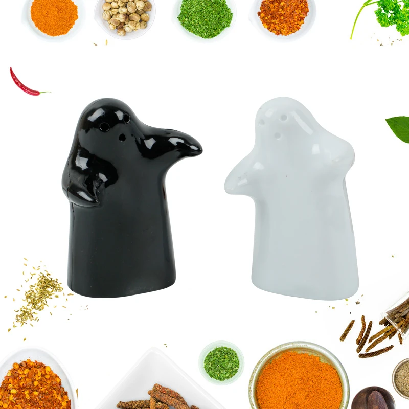 Ceramic black and white two-piece pepper shaker salt shaker spice bottle kitchen storage powder seasoning bottle seasoning rack
Ceramic black and white two-piece pepper shaker salt shaker spice bottle kitchen storage powder seasoning bottle seasoning rack
