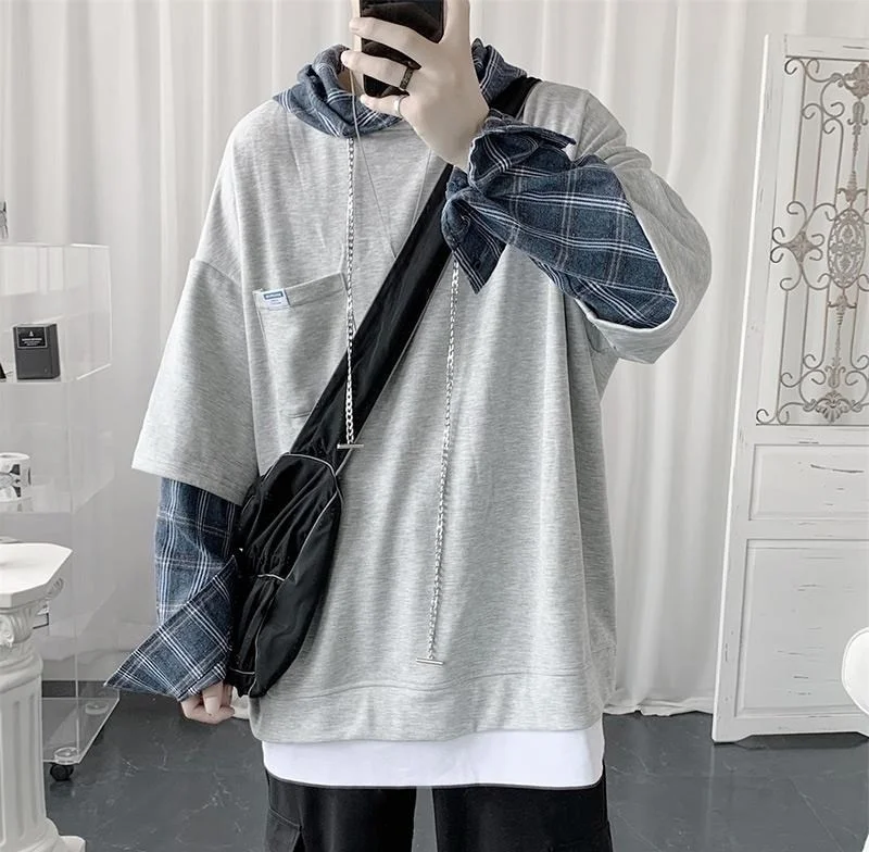Hooded sweater men's autumn Korean fashion versatile top loose fake two striped hip hop handsome coat
Hooded sweater men's autumn Korean fashion versatile top loose fake two striped hip hop handsome coat
