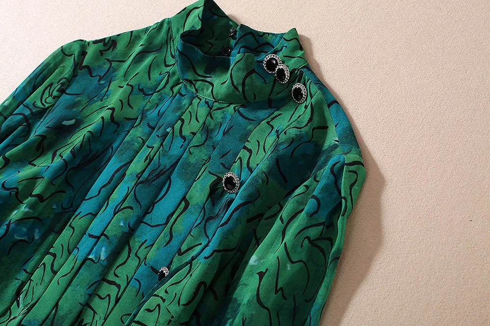 European and American women's dress 2020 summer new styles Long-sleeve stand-up collar button Green printing Fashionable dress
European and American women's dress 2020 summer new styles Long-sleeve stand-up collar button Green printing Fashionable dress
