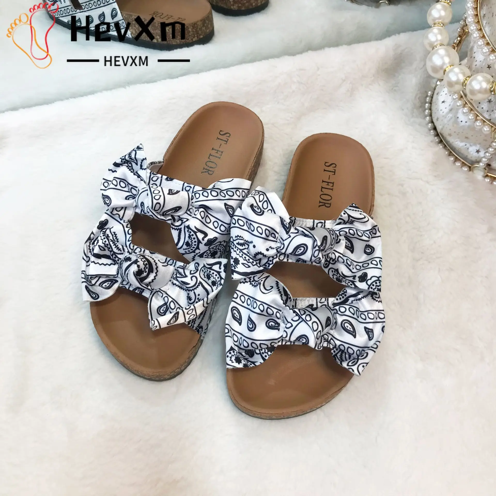 Bow Fashion Slippers Summer 2021 The Latest Bow Slippers Ladies Summer Fashion Beach Shoes Fashion Designer Women's Shoes
Bow Fashion Slippers Summer 2021 The Latest Bow Slippers Ladies Summer Fashion Beach Shoes Fashion Designer Women's Shoes