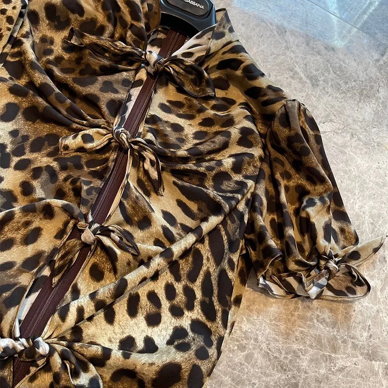 2021 Summer New Womens High Quality Hot Sale Leopard Silk Blouses Tops
2021 Summer New Womens High Quality Hot Sale Leopard Silk Blouses Tops