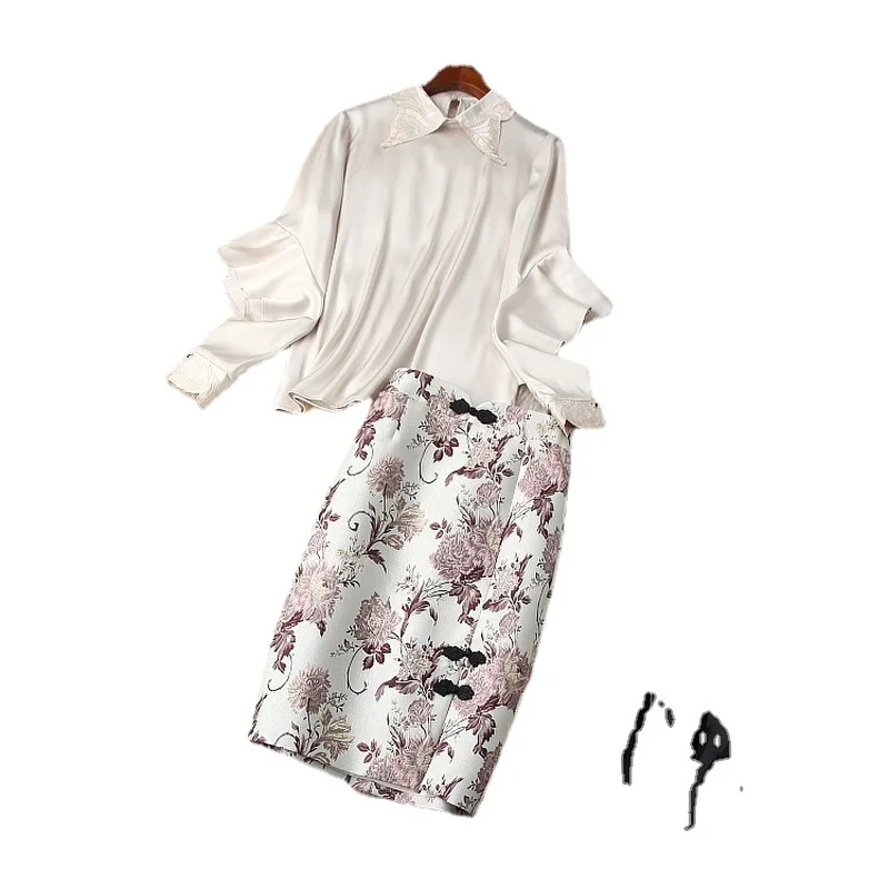 2021 Embroidered Lapel Shirt Long Sleeves Purple Trousers Jacquard Skirt Suits European and American Women's Wear for Spring
2021 Embroidered Lapel Shirt Long Sleeves Purple Trousers Jacquard Skirt Suits European and American Women's Wear for Spring