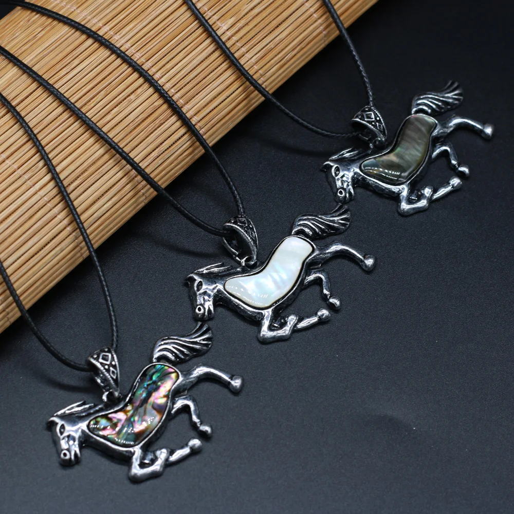 Natural Horse Shape White Black Abalone Shell Wax Line Necklace Accessories for Women Jewelry Gift Length 55cm Size 55x25mm
Natural Horse Shape White Black Abalone Shell Wax Line Necklace Accessories for Women Jewelry Gift Length 55cm Size 55x25mm