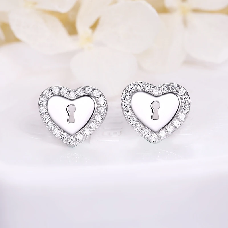 Fashion 925 Sterling Silver Heart-shaped CZ Stud Earring Silver Elegant Stud Earring Women Engagement Wedding Party Jewery Gifts
Fashion 925 Sterling Silver Heart-shaped CZ Stud Earring Silver Elegant Stud Earring Women Engagement Wedding Party Jewery Gifts