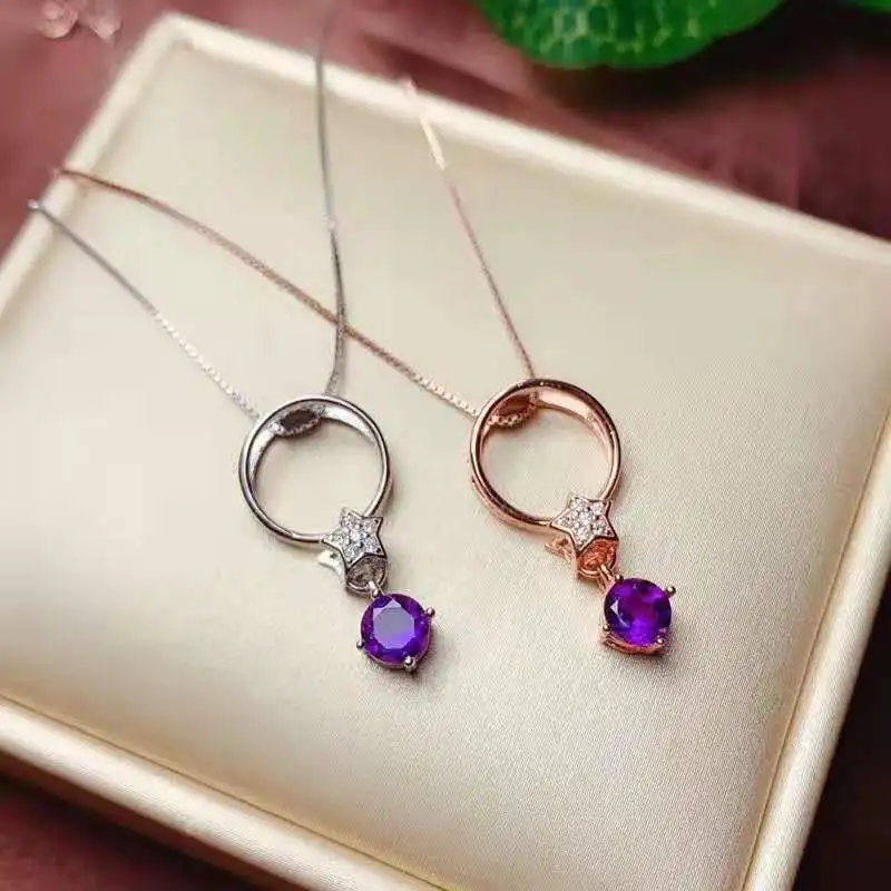 Женское ювелирное изделие из серебра 925 пробы с фиолетовыми кристаллами
Женское ювелирное изделие из серебра 925 пробы с фиолетовыми кристаллами