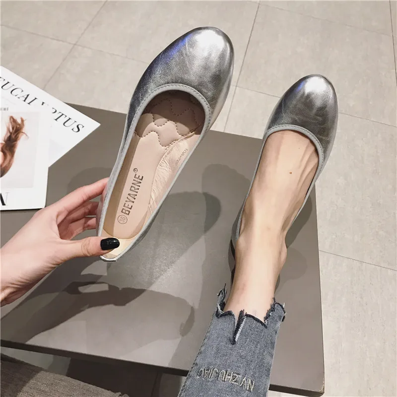 Flat Shoes for Women Lady Silver Flats Solid Color All Match Office Lady Basic Style Shoes Flat Heel Pu Leather Light Pink 35-41
Flat Shoes for Women Lady Silver Flats Solid Color All Match Office Lady Basic Style Shoes Flat Heel Pu Leather Light Pink 35-41