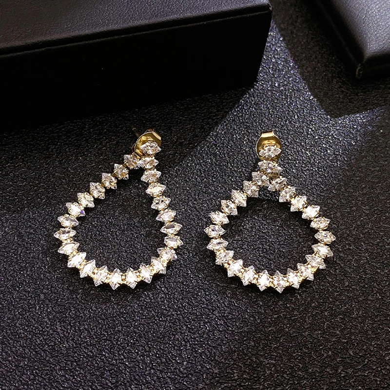 New Popular Design 14K Real Gold Crystal Rear Hanging Type Drop Earrings for Women Jewelry S925 Silver Needle Shiny AAA Zircon
New Popular Design 14K Real Gold Crystal Rear Hanging Type Drop Earrings for Women Jewelry S925 Silver Needle Shiny AAA Zircon