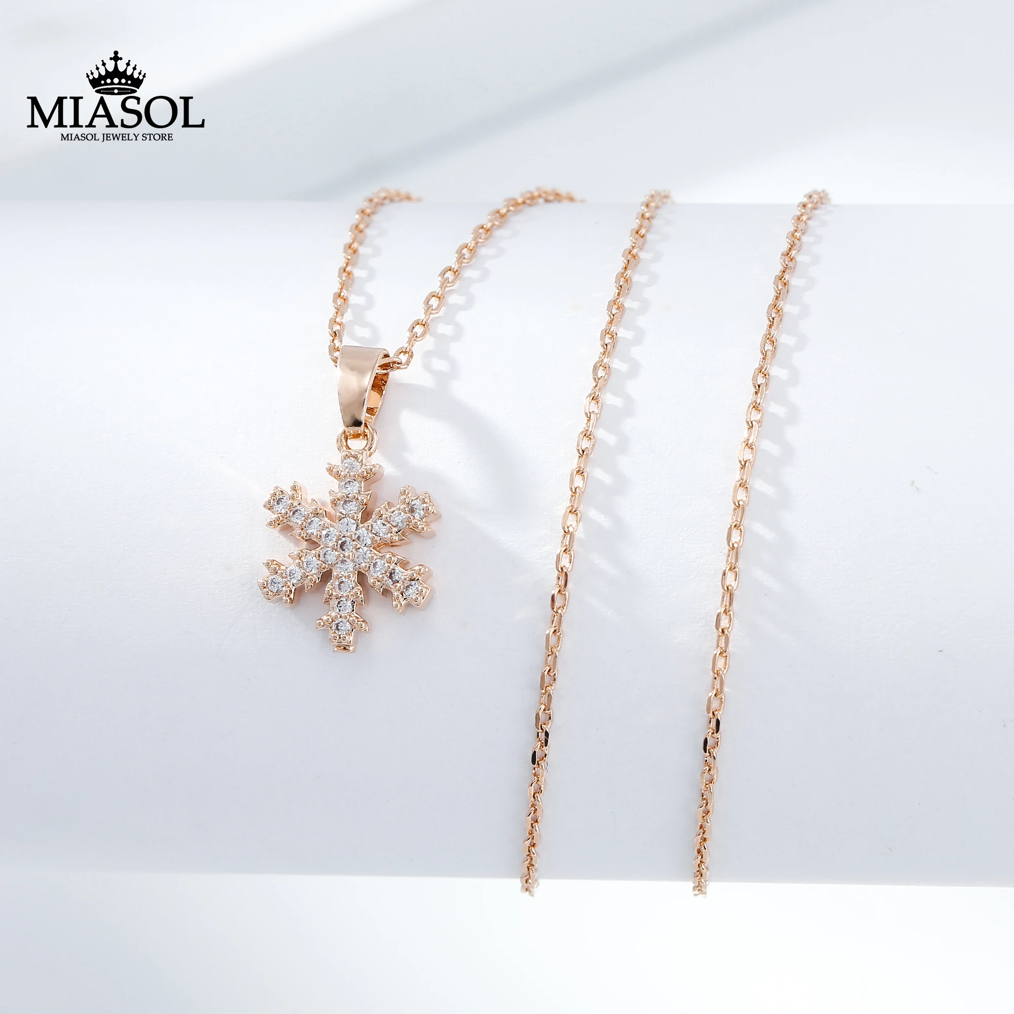 Female Necklace Snowflake Womens Romance Fashion European American Friendship Lovely Girls Pendant A Exquisite Beautiful Jewelry
Female Necklace Snowflake Womens Romance Fashion European American Friendship Lovely Girls Pendant A Exquisite Beautiful Jewelry