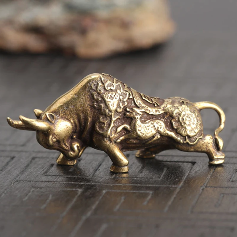 Bull Ornament Vintage Copper Bullfighting Statue Miniature Animal Ornament Home Desk Decor Gift Giving Crafts Decor
Bull Ornament Vintage Copper Bullfighting Statue Miniature Animal Ornament Home Desk Decor Gift Giving Crafts Decor