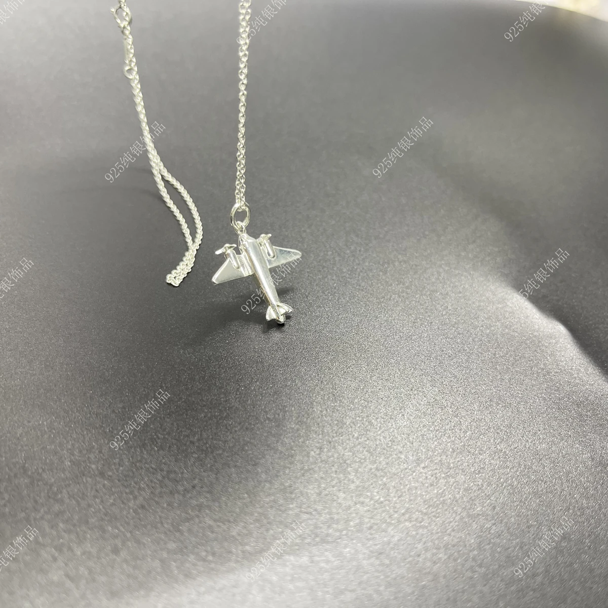 925 sterling silver 2021 men and women the plane shape necklace trend
925 sterling silver 2021 men and women the plane shape necklace trend
