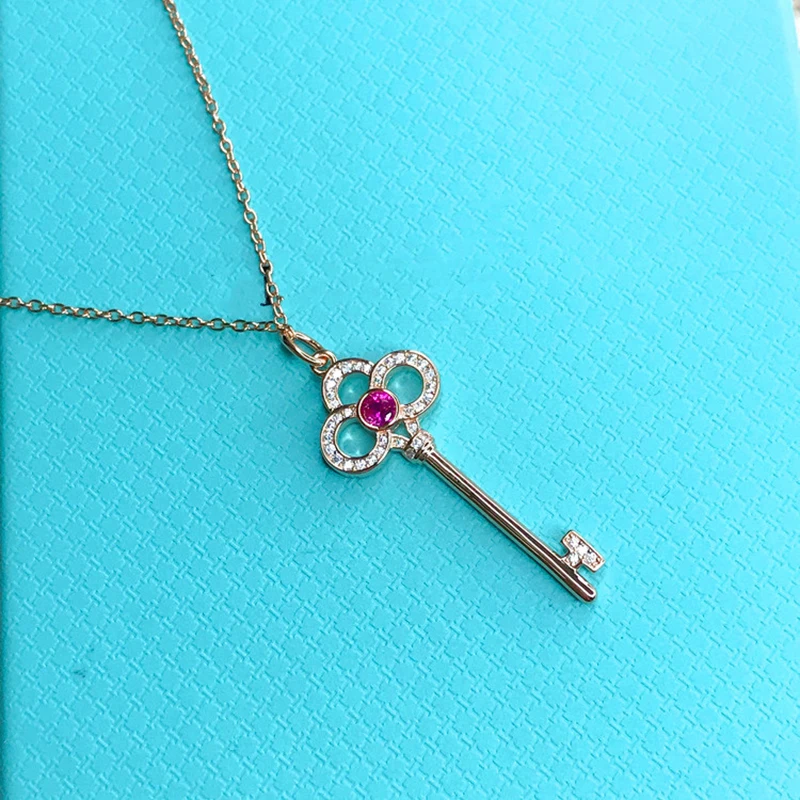 Fashion keychain crown-shaped key pendant heart-shaped iris flower clavicle chain handmade gifts for men and women
Fashion keychain crown-shaped key pendant heart-shaped iris flower clavicle chain handmade gifts for men and women