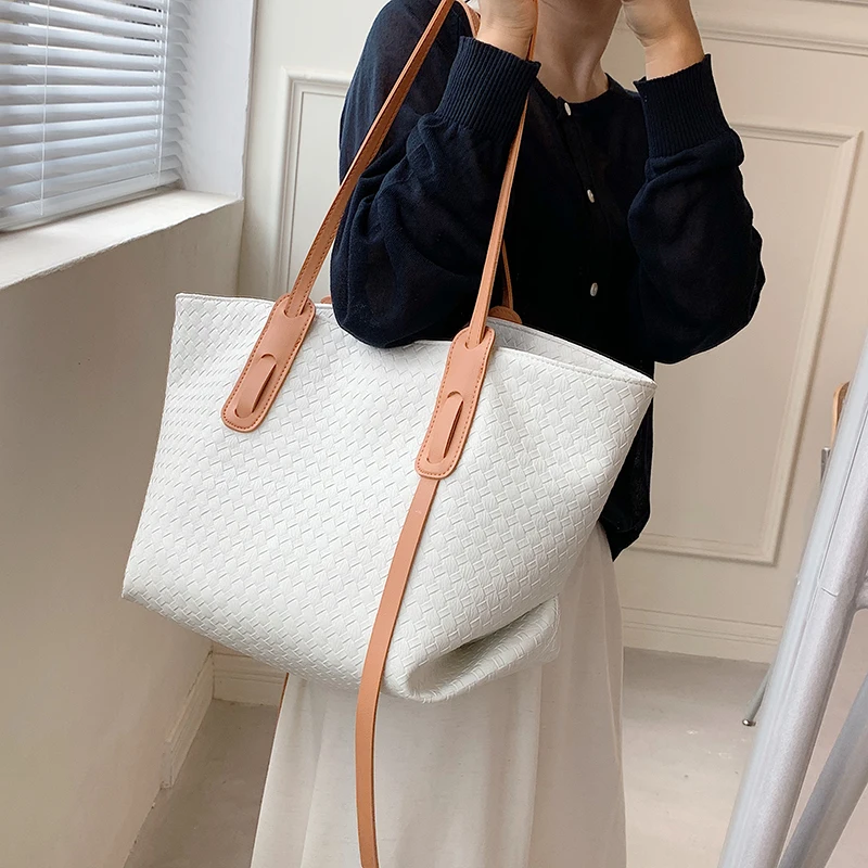 Classical Weave Designer PU Leather High Capacity Handbag for Women 2021 Brand Lady Travel Shopper Tote Shoulder Shopping Bag
Classical Weave Designer PU Leather High Capacity Handbag for Women 2021 Brand Lady Travel Shopper Tote Shoulder Shopping Bag