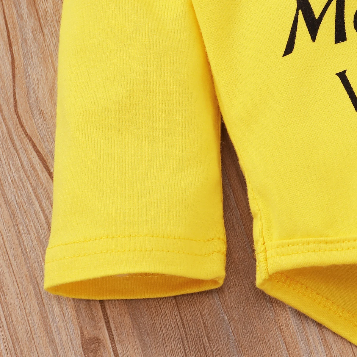 3Pcs Infant Baby Girls Clothes Set Funny Letter Print Ruffle Bodysuit+Floral Pants Headband Outfits Set Suit
3Pcs Infant Baby Girls Clothes Set Funny Letter Print Ruffle Bodysuit+Floral Pants Headband Outfits Set Suit