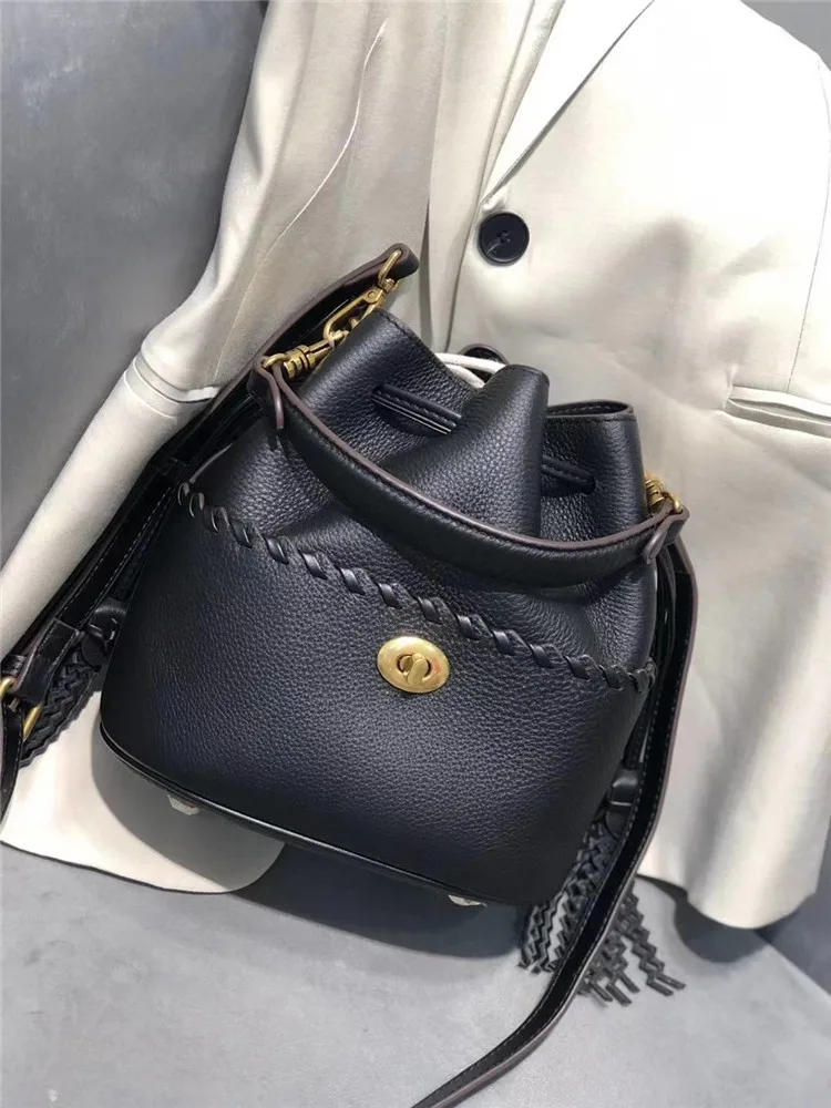 High quality new style cowhide handbags drawstring bucket bag dual-use tassel style one-shoulder diagonal bag
High quality new style cowhide handbags drawstring bucket bag dual-use tassel style one-shoulder diagonal bag