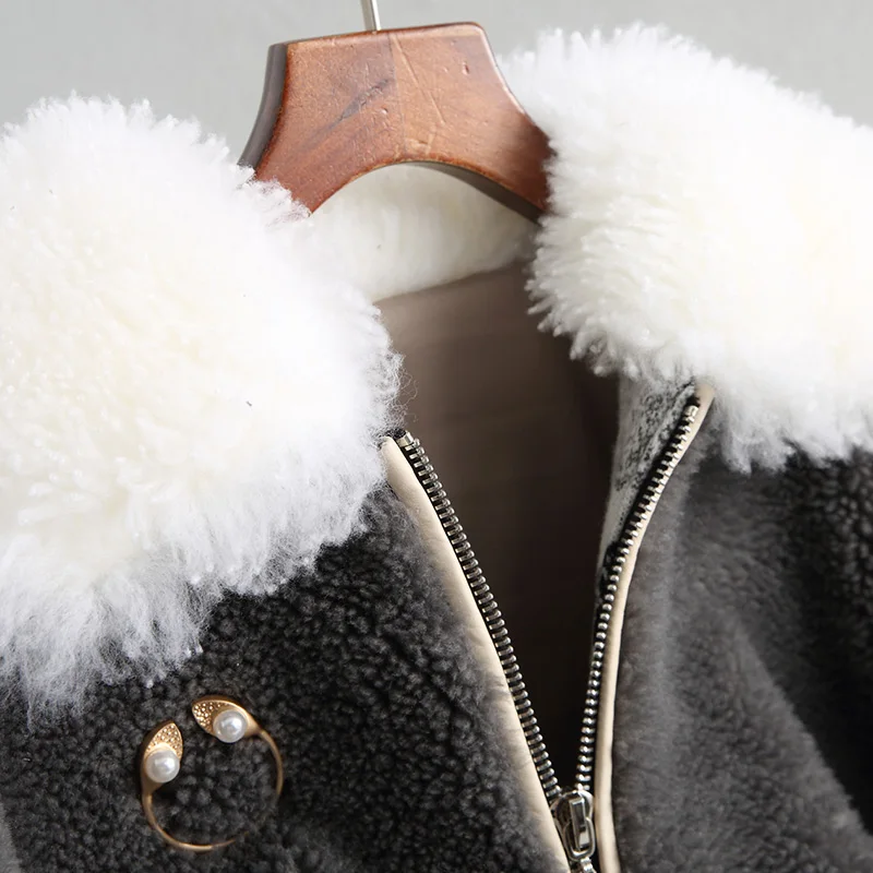 2020 Wool New Coats Women Patchwork Real Lamb Fur Coat Female Short Winter Jackets Outerwear abrigo mujer 19095 WYQ1913
2020 Wool New Coats Women Patchwork Real Lamb Fur Coat Female Short Winter Jackets Outerwear abrigo mujer 19095 WYQ1913