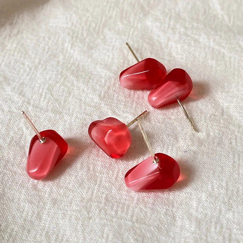 Lifelike Pomegranate Seed Earrings 925 Silver Needle Stud Earrings Exquisite Small Earrings Jewelry For Women Girls New Product
Lifelike Pomegranate Seed Earrings 925 Silver Needle Stud Earrings Exquisite Small Earrings Jewelry For Women Girls New Product