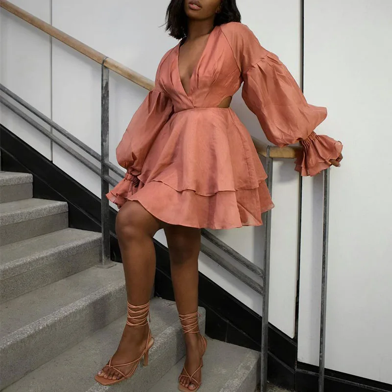 2021 New Fashion Women Vintage Lantern Sleeve V Neck Sweet Elegant Mini Dress Open Back Ruffles Dress
2021 New Fashion Women Vintage Lantern Sleeve V Neck Sweet Elegant Mini Dress Open Back Ruffles Dress