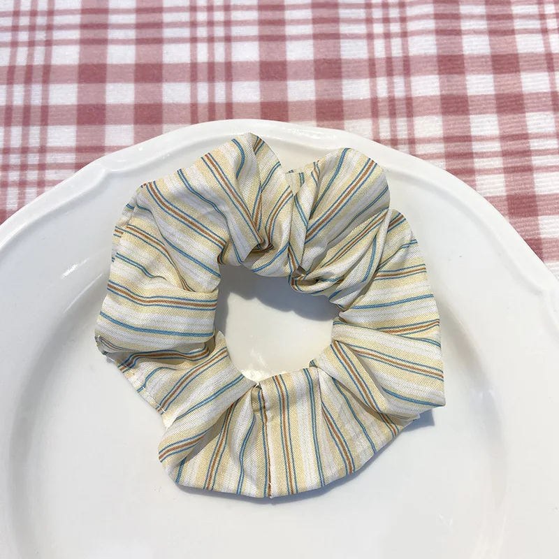 Korea Retro Hit Color Striped Coral Velvet Hair Scrunchies Sweet Girl Hair Ring Hair Rope Head Rope Women Hair Accessories
Korea Retro Hit Color Striped Coral Velvet Hair Scrunchies Sweet Girl Hair Ring Hair Rope Head Rope Women Hair Accessories