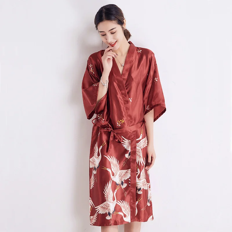 Summer Bathrobe Women Satin Silk Robe Night Robes Night Grow Bridesmaid Sexy Kimono Silk Robse Loose Loungewear Plus Size M-XXL
Summer Bathrobe Women Satin Silk Robe Night Robes Night Grow Bridesmaid Sexy Kimono Silk Robse Loose Loungewear Plus Size M-XXL