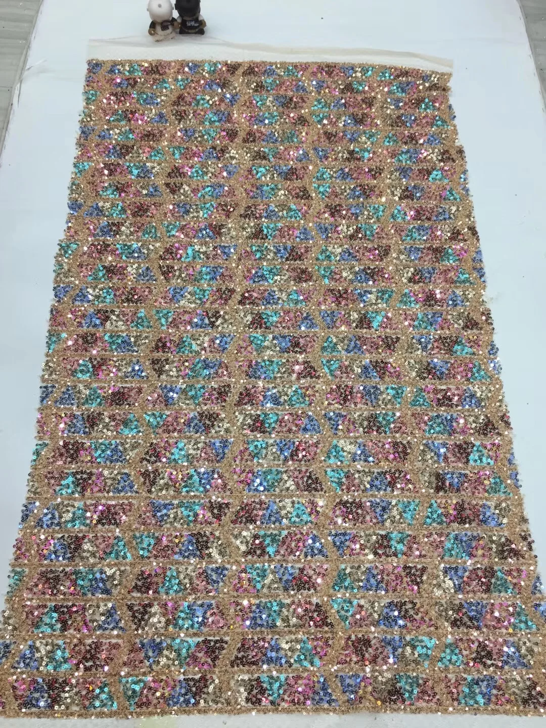 Sequins Lace Fabric 2020 High Quality African Evening Dress Fabrics New Nigeria Sequined Embroidered Mesh Net Lace Fabric XX3308
Sequins Lace Fabric 2020 High Quality African Evening Dress Fabrics New Nigeria Sequined Embroidered Mesh Net Lace Fabric XX3308