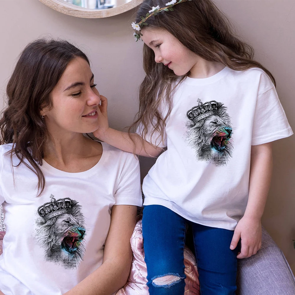 Mother Kids T-shirt Baby Clothes Lion King Funny Print Short-Sleeved Adult Shirt Boy Girl Tshirt Family Matching Clothing
Mother Kids T-shirt Baby Clothes Lion King Funny Print Short-Sleeved Adult Shirt Boy Girl Tshirt Family Matching Clothing