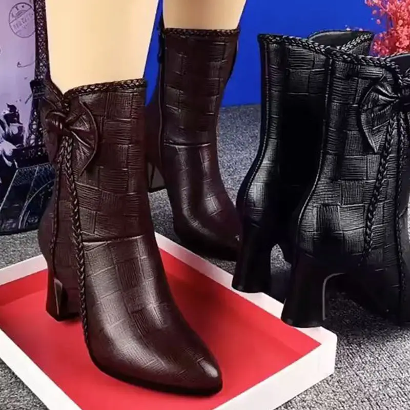 FHANCHU 2021 New Leather Mid Calf Boots Woman,Bowtie Women Plush Winter Shoes,High Heeled Short Boots,Brown,Black,Dropship
FHANCHU 2021 New Leather Mid Calf Boots Woman,Bowtie Women Plush Winter Shoes,High Heeled Short Boots,Brown,Black,Dropship