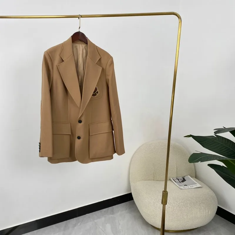 2021 Autumn Ivory Brown Spliced Long Sleeve Leater Beading Badge Appliqued Womens Casual Wool Blazers
2021 Autumn Ivory Brown Spliced Long Sleeve Leater Beading Badge Appliqued Womens Casual Wool Blazers