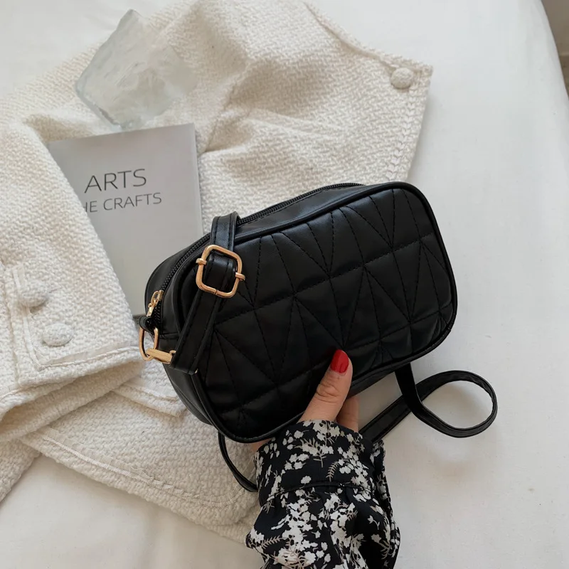 Осенние женские сумки Corsscody, Повседневная модная однотонная сумка-мессенджер через плечо, маленькие квадратные сумки на молнии из искусств...
Осенние женские сумки Corsscody, Повседневная модная однотонная сумка-мессенджер через плечо, маленькие квадратные сумки на молнии из искусств...