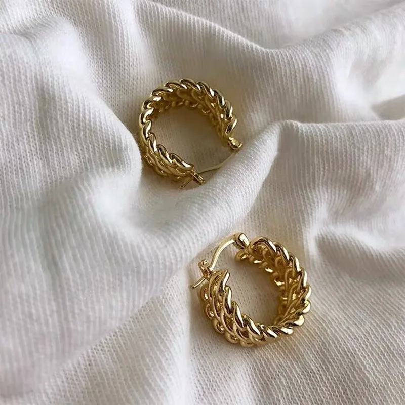 Korean Vintage Fashion Design Metal Gold Twist Hoop Earrings For Women Girl Daily Personality Accessories
Korean Vintage Fashion Design Metal Gold Twist Hoop Earrings For Women Girl Daily Personality Accessories