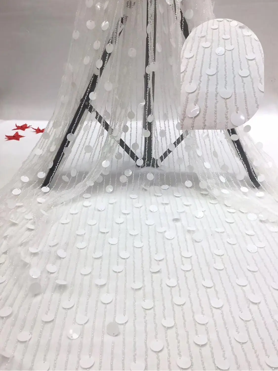 Роскошная вышивная сетка петли кружевная ткань с бисером ZH-9665 для модных платьев
Роскошная вышивная сетка петли кружевная ткань с бисером ZH-9665 для модных платьев